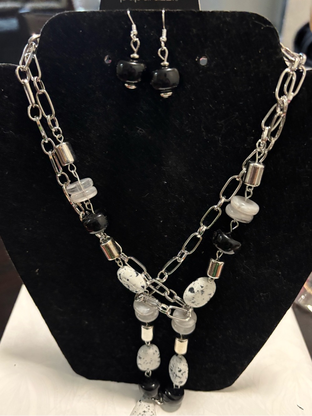 paparazzi Black and White Speckled Stone Pendant Necklace
